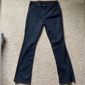 Preloved black lee jeans, to go with any outfit. Perfect condition, 33 waist.